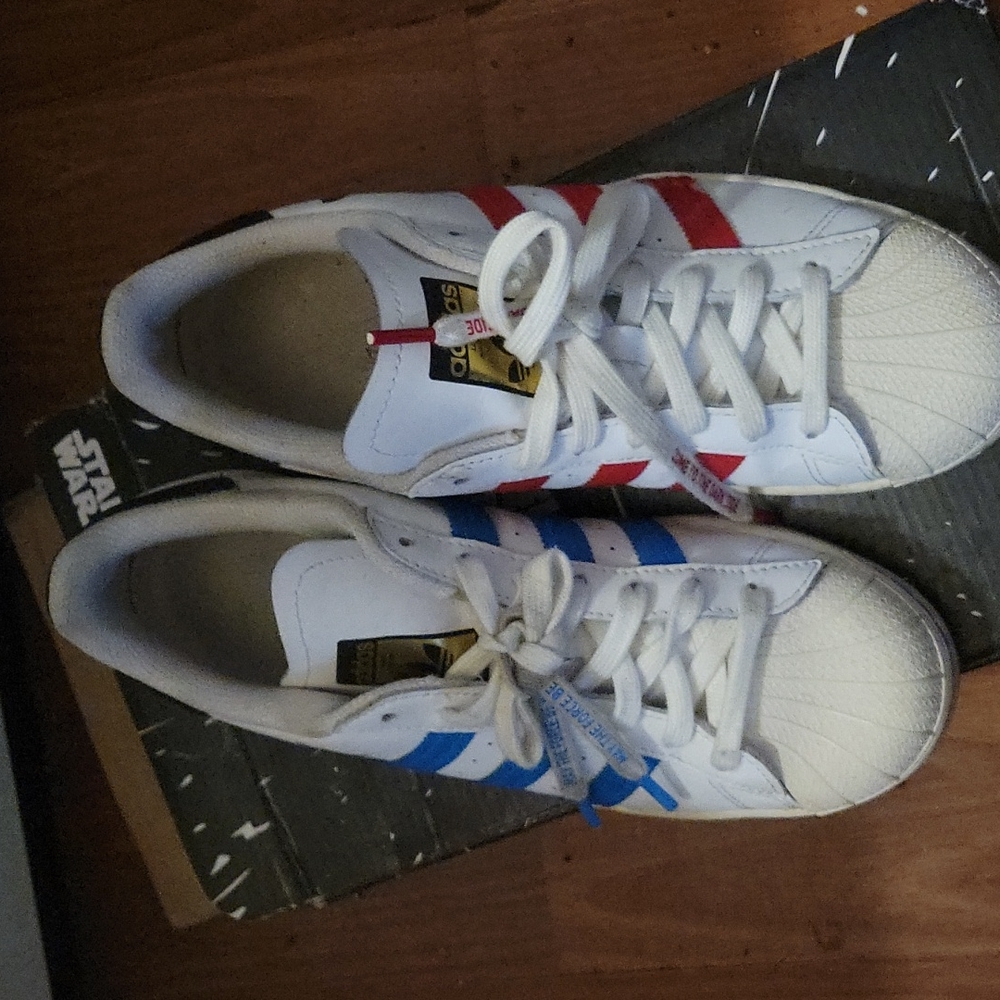 Sneakers